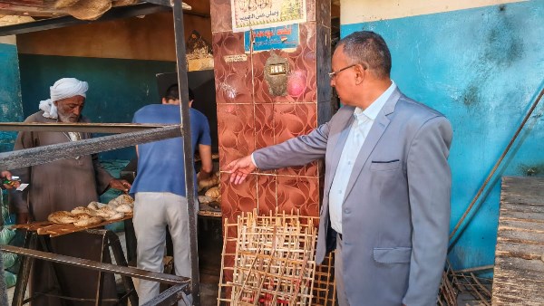 محافظ أسيوط: حملات مفاجئة على المخابز البلدية بحي غرب لضمان جودة الخبز محافظ أسيوط: حملات مفاجئة على المخابز البلدية بحي غرب لضمان جودة الخبز