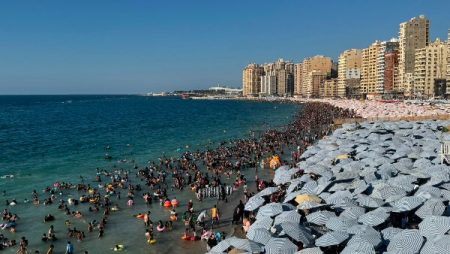 محافظ الإسكندرية: رفع درجة الاستعداد مع استقبال نحو 1.5 مليون زائر