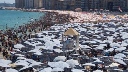 بنسبة 100%.. إشغال كامل بشواطئ القطاع الشرقي والهانوفيل المجاني