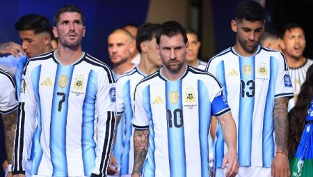 سكالوني يستقر على 3 تغييرات في تشكيل الأرجنتين لمواجهة مصر.. وألفاريز يقود الهجوم