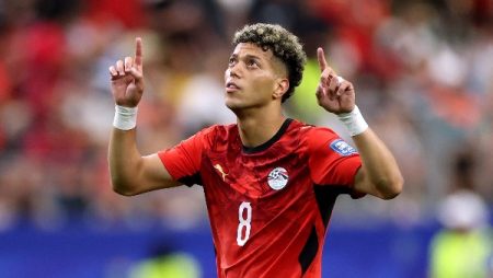 تفويض رسمي لآدم وطني.. تفاصيل مفاوضات الاتحاد السعودي مع إمام عاشور