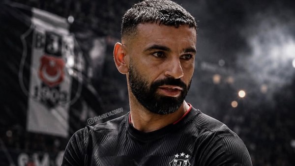 بسبب عمرو دياب.. زيارة محمد صلاح إلى إسطنبول تشعل التكهنات