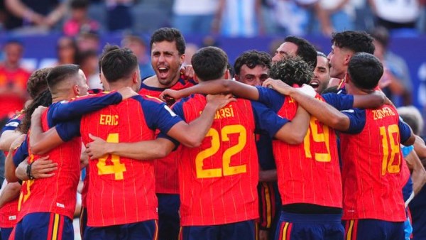 لاعب منتخب إسبانيا ونادي برشلونة: منتخب مصر فاجأني في كأس العالم