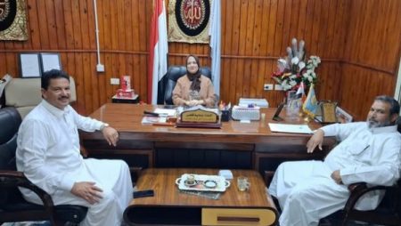 مدير تعليم مطروح تبحث التحديات التى تواجه العملية التعليمية