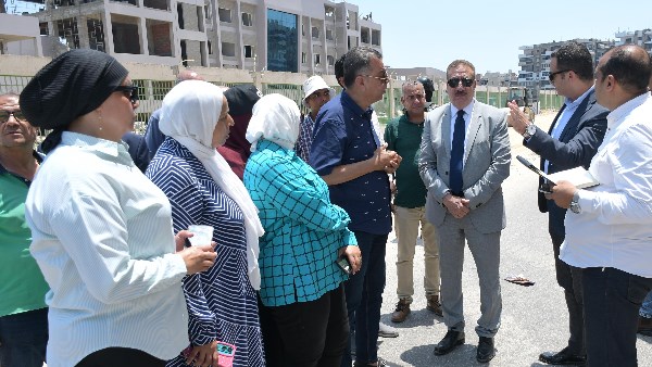 محافظ بورسعيد يتفقد الانتهاء من أعمال الحفر وطبقة الأساس لتوسعات شارع غرب إستاد النادي المصري