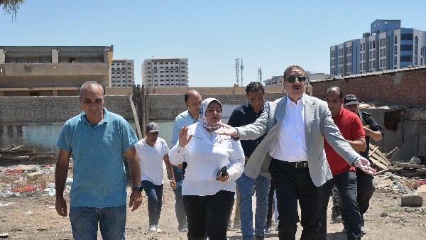 في جولة ميدانية | محافظ بورسعيد يستدعي شركة النظافة ويشدد على رفع المخلفات بمنطقة C6.. صور في جولة ميدانية | محافظ بورسعيد يستدعي شركة النظافة ويشدد على رفع المخلفات بمنطقة C6.. صور