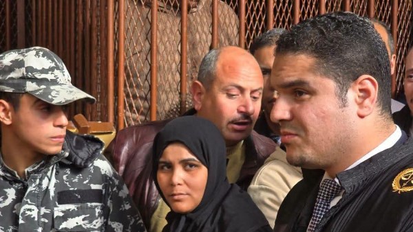 شال حول رقبتها.. والدة خطيب عروس بورسعيد تفجر مفاجأة جديدة أمام المحكمة شال حول رقبتها.. والدة خطيب عروس بورسعيد تفجر مفاجأة جديدة أمام المحكمة