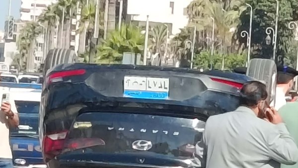 انقلاب سيارة ملاكي 3 مرات أمام ديوان محافظة بورسعيد وسط ذهول المارة انقلاب سيارة ملاكي 3 مرات أمام ديوان محافظة بورسعيد وسط ذهول المارة