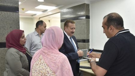 محافظ بورسعيد يتابع انطلاق مبادرة “كود بلا حدود”