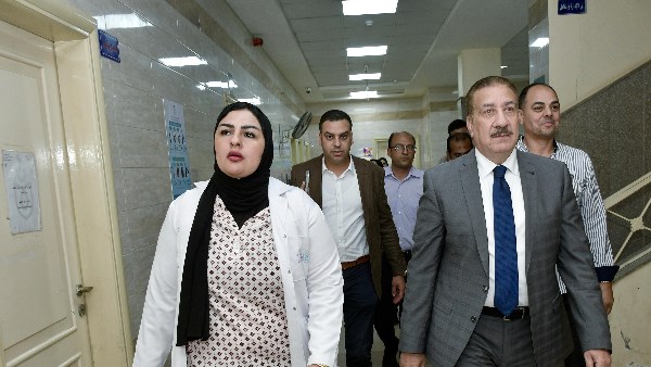 خلال جولة مفاجئة .. محافظ بورسعيد يتفقد وحدة طب الأسرة الكويت بحي العرب