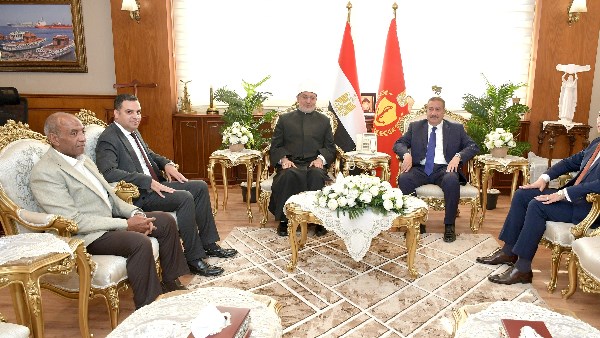 محافظ بورسعيد يستقبل مفتي الجمهورية لبحث سبل تعزيز الوعي الديني