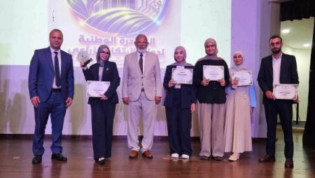 طلاب زراعة بنها يبتكرون بلاستيك قابل للتحلل وصديق للبيئة