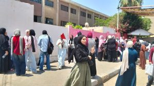 طلاب الثانوية العامة بالقليوبية يؤدون امتحانات الأحياء والإحصاء والرياضيات التطبيقية