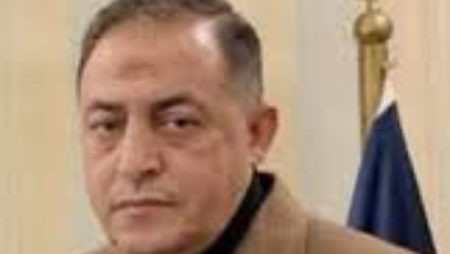مدير أمن الغربية يصل موقع المنزل المنهار ويوجه بإخلاء الشوارع المجاورة