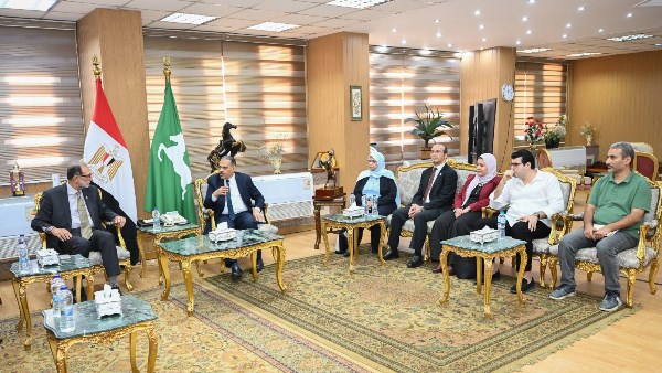 محافظ الشرقية يستقبل رئيس سلامة الغذاء لبحث تعزيز منظومة الرقابة على الأغذية