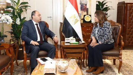 تفاصيل اجتماع وزيرة التنمية المحلية بالصعيد.. أنشطة استثمارية وصناعية وزراعية وخلق فرص عمل