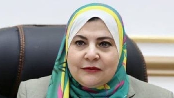 آداب القاهرة تحصل على 3 شهادات أيزو دولية جديدة وتجدد شهادتي الأيزو لنظم إدارة المؤسسات التعليمية والسلامة والصحة المهنية