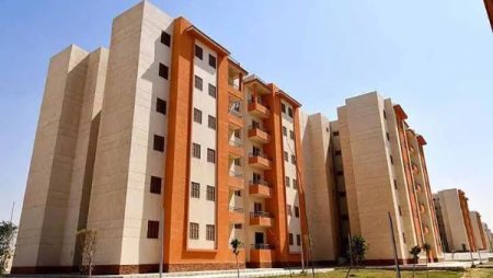 الإسكان: تسريع وتيرة تنفيذ المشروعات السكنية واستكمال تسليم وحدات «سكن لكل المصريين»