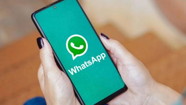 ميزة شبيهة بماسنجر.. واتساب يختبر مؤشر “متصل الآن” على iOS