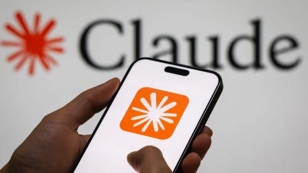 Claude يراقبك.. أنثروبيك تطلق ميزة تكشف كيف تستخدم الذكاء الاصطناعي