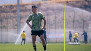 لاعبو بيراميدز الدوليون يؤدون مرانهم الاول مع الفريق