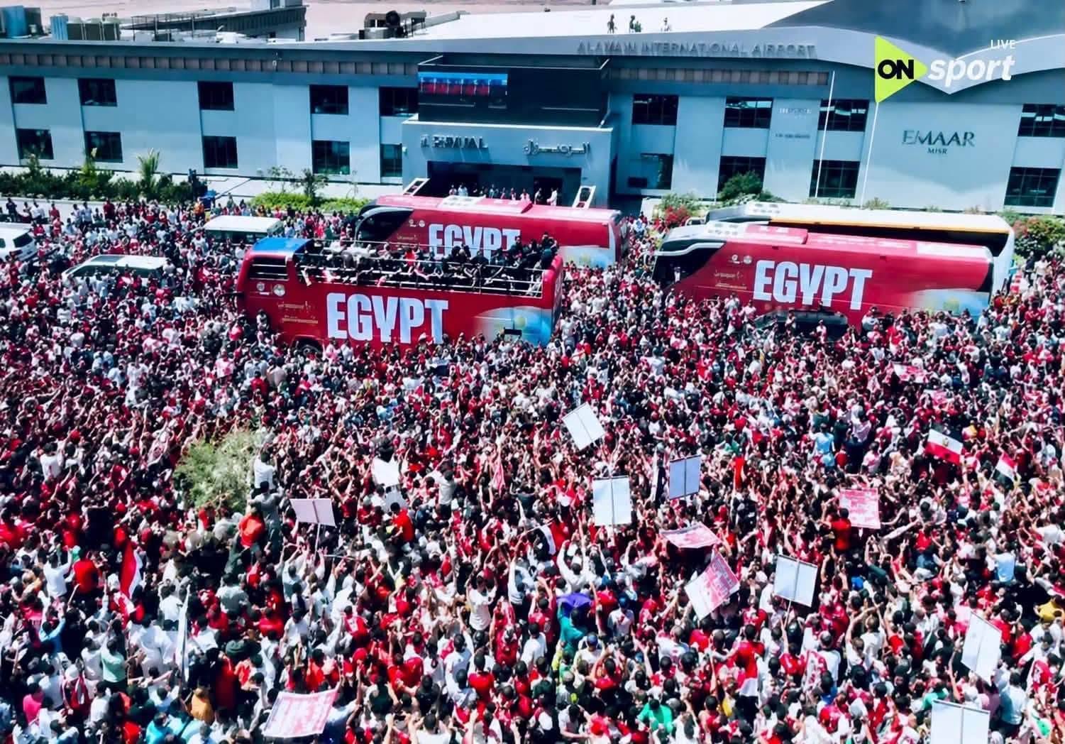 May be an image of ‎crowd and ‎text that says '‎LIve ON sport زللرا 計料賽 EGVPT EMAAR mлR EGYPT EGYPT‎'‎‎