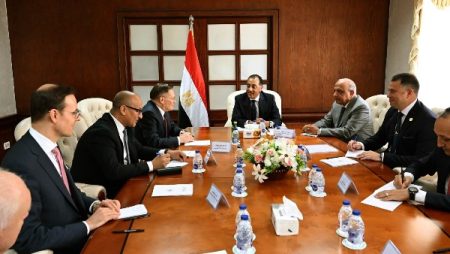 رئيس الوزراء يلتقي المدير العام لمؤسسة “روسآتوم” الروسية الحكومية للطاقة الذرية