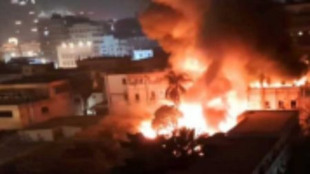إيران.. سماع دوي 5 انفجارات في يزد وسط البلاد