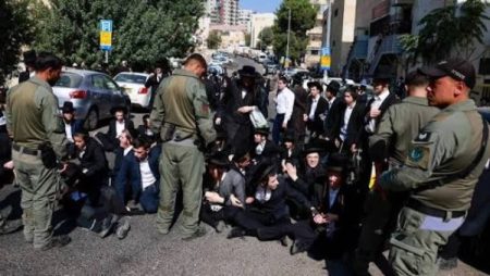 متشددون يهود يقتحمون قاعدة ليد وسجن تسيديك العسكري في اسرائيل