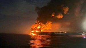 حادث جديد .. استهداف سفينة سعودية أثناء إبحارها في البحر الأحمر