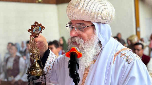 الأنبا أباكير يترأس قداس ولقان عيد الرسل بكنيسة الأنبا بولا في ستوكهولم