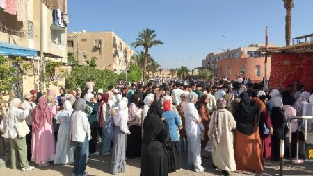 الكيمياء تشعل ماراثون الثانوية العامة بين الطلاب وشكاوى من الجغرافيا واستغاثات بسوهاج لإنقاذ تكافؤ الفرص