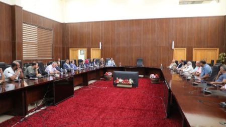 التنمية المحلية والبيئة تبحثان تحديات المشروعات الصغيرة ومتناهية الصغر بالبحر الأحمر