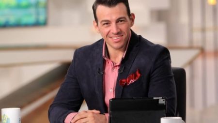 رامي رضوان: استقبال بعثة منتخب مصر عكس تقدير الوطن لإنجاز أبنائه