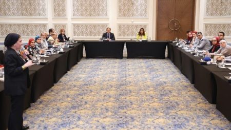 وزيرة التنمية المحلية والبيئة تستعرض المشروعات المقترحة للتمويل من المرحلة التاسعة لمرفق البيئة العالمي