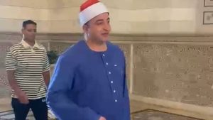 الشيخ طه النعماني يصل مسجد السيدة نفيسة استعدادًا لانطلاق الموسم الثاني من دولة التلاوة