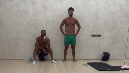 محمد صلاح رفقة عبدالله السعيد في الجيم.. صور