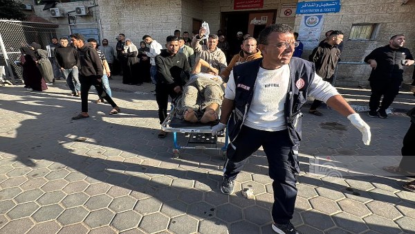حالات اختناق بين الفلسطينيين خلال اقتحام الاحتلال محيط مجمع فلسطين الطبي برام الله