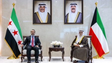وزير الخارجية الكويتي ونظيره السوري يبحثان آخر التطورات بالمنطقة