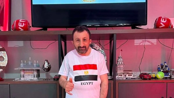 كوكسال بابا يدعم منتخب مصر بعد توديع المونديال