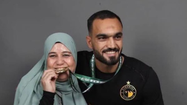 ردا على تصريحاتها.. مصطفى زيكو يوجه رسالة مؤثرة لوالدته: هتفضلي رقم واحد