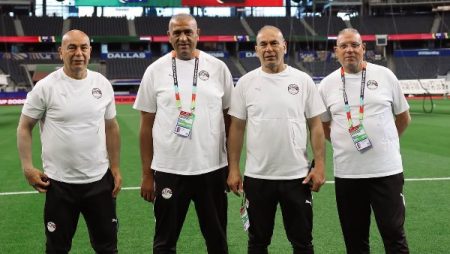 الجهاز الفني لمنتخب مصر يتفقد أكبر ملاعب كأس العالم قبل مواجهة أستراليا