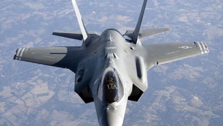 اليونان: لن نقف مكتوفي الأيدي أمام قرار ترامب بتسليم تركيا “إف 35”