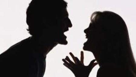 محامٍ بالنقض: الأباء والأمهات أكثر المتضررين من فشل زيجات الأبناء