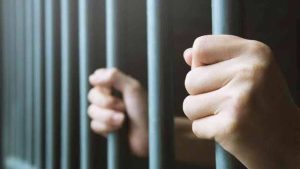 تجديد حبس المتهم بالتعدي على صديقه بسلاح أبيض في القاهرة