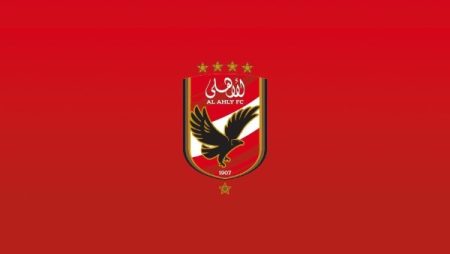 تطورات مفاوضات الأهلي لضم الجزائري بقرار.. وموقف دينامو زغرب