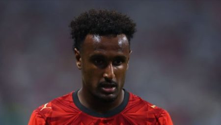 فرج عامر: سلتيك ليس المحطة الأخيرة لـ هيثم حسن بعد تألقه مع منتخب مصر