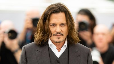 انهيار حياة جوني ديب بعد عامين من محاكمة آمبر هيرد وهو في مكان جيد 066