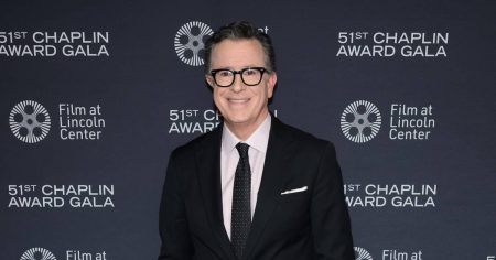 يعود ستيفن كولبيرت إلى وسائل التواصل الاجتماعي لسبب جميل بعد إلغاء “The Late Show”.