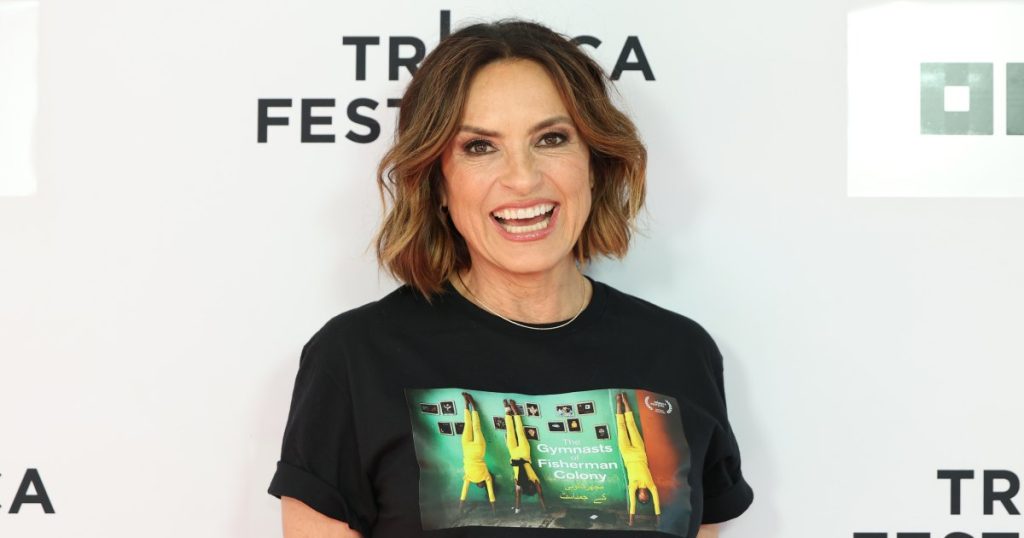 تحرك أيها الجينز الأزرق! بديل الصيف البوتيكي الخاص بـ Mariska Hargitay موجود لتبقى